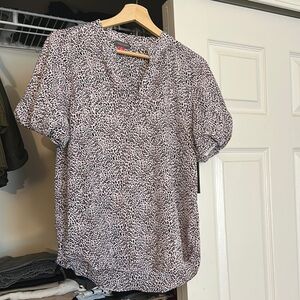 Vince Camuto Women's Black and White Patterned Top
